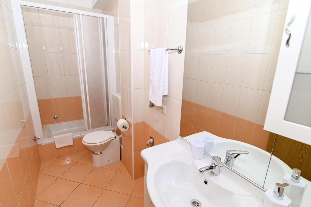 Apartmani Adria Trogir Exterior foto